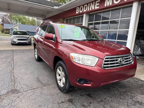 Maroon 2010 Toyota Highlander SE