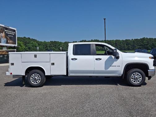 Summit White 2026 Chevrolet Silverado 2500 WT