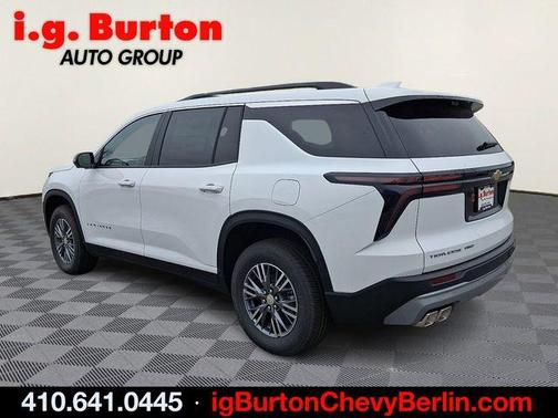 Summit White 2026 Chevrolet Traverse LT