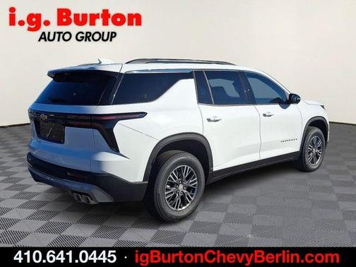 Summit White 2026 Chevrolet Traverse LT