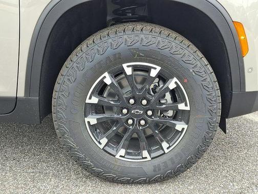 Sandstone 2026 Chevrolet Traverse Z71