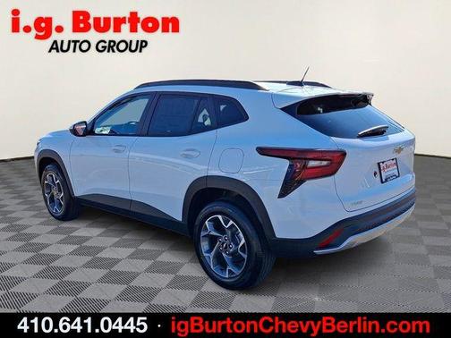 Summit White 2026 Chevrolet Trax LT