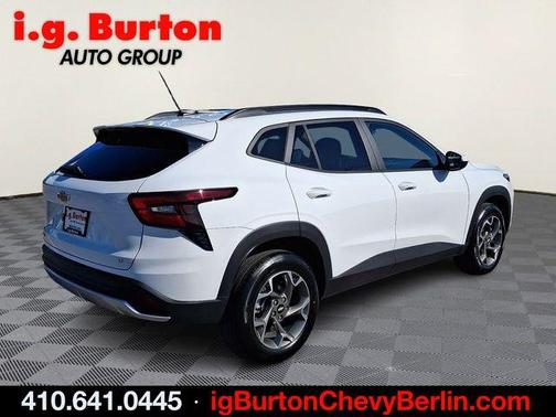 Summit White 2026 Chevrolet Trax LT