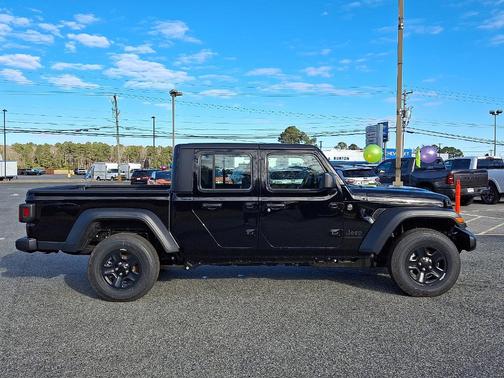 2026 Jeep Gladiator Sport