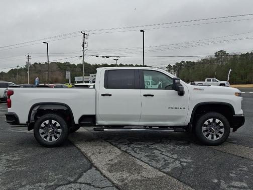 2026 Chevrolet Silverado 2500 Custom