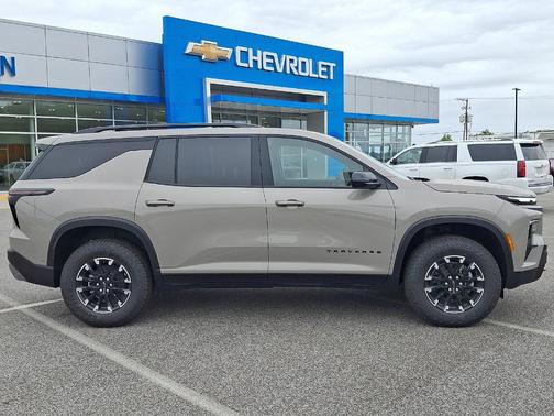 Sandstone 2026 Chevrolet Traverse Z71