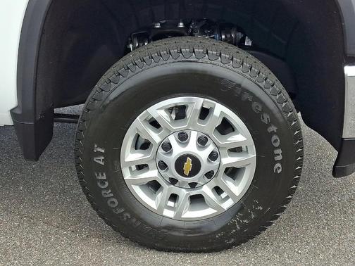 Summit White 2026 Chevrolet Silverado 2500 WT