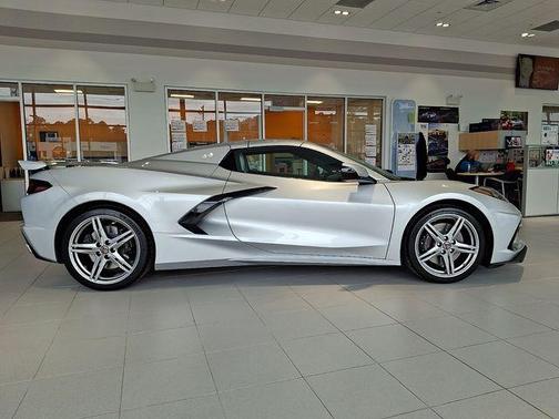 2026 Chevrolet Corvette Stingray w/2LT