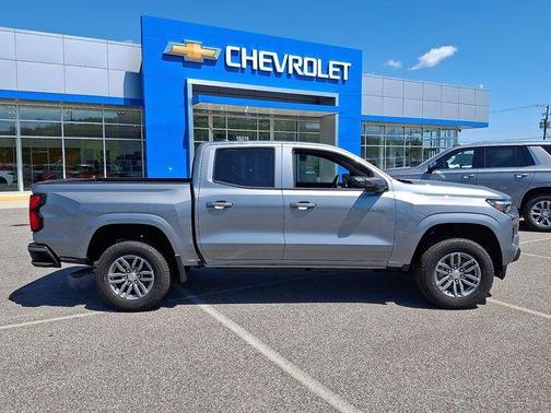 Sterling Gray Metallic 2026 Chevrolet Colorado LT