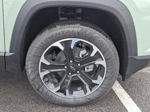 Green 2026 Chevrolet Equinox LT