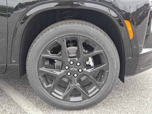 Black Metallic 2026 Chevrolet Traverse RS