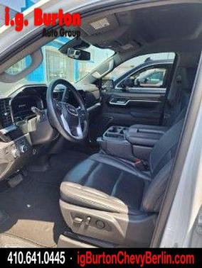 Summit White 2025 GMC Sierra 1500 SLT