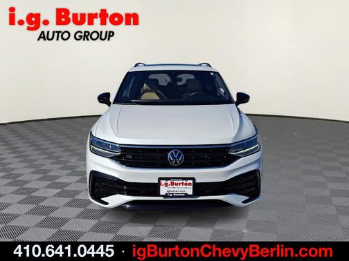 2024 Volkswagen Tiguan 2.0T SE R-Line Black