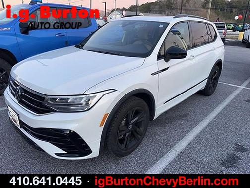 2024 Volkswagen Tiguan 2.0T SE R-Line Black