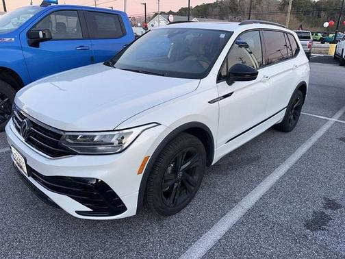 2024 Volkswagen Tiguan 2.0T SE R-Line Black