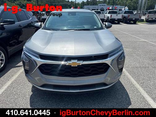 Sterling Gray Metallic 2025 Chevrolet Trax LT