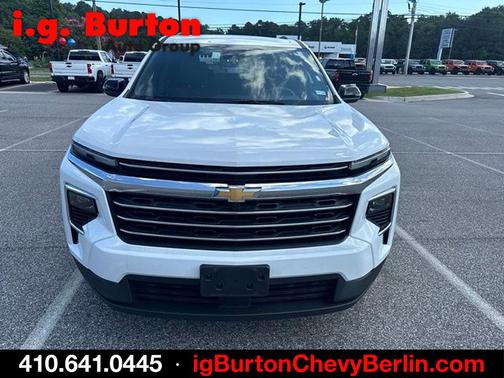 Summit White 2025 Chevrolet Traverse LT