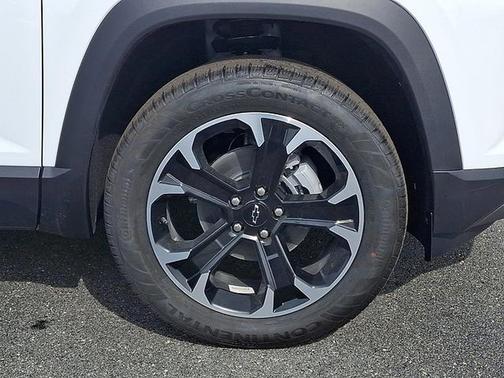 Summit White 2026 Chevrolet Equinox LT
