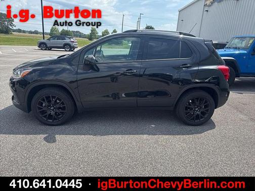 Black Metallic 2022 Chevrolet Trax LT