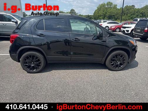 Black Metallic 2022 Chevrolet Trax LT