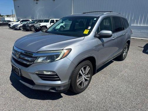 Gray 2016 Honda Pilot EX
