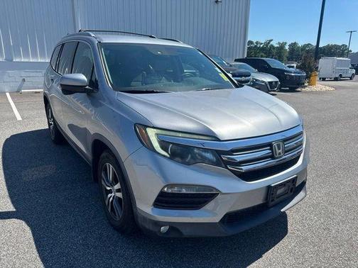 Gray 2016 Honda Pilot EX