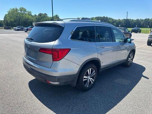Gray 2016 Honda Pilot EX