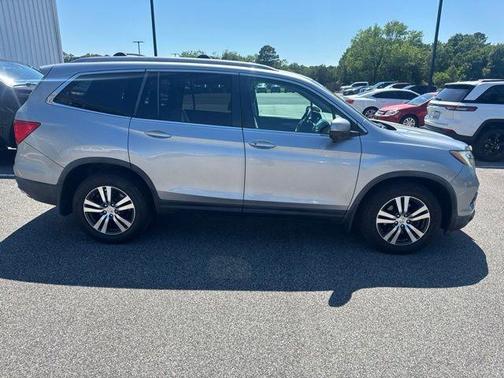 Gray 2016 Honda Pilot EX
