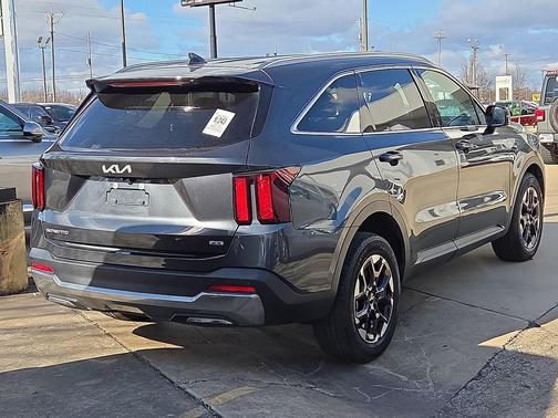 2024 Kia Sorento S