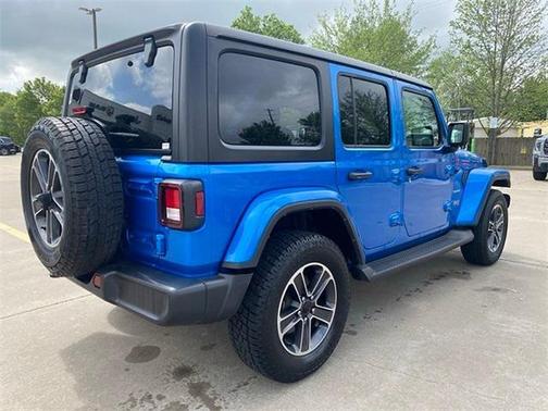 2023 Jeep Wrangler 4-Door Sahara 4x4