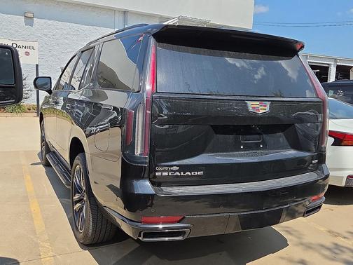 2023 Cadillac Escalade Sport