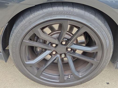 Ashen Gray Metallic 2013 Chevrolet Camaro ZL1