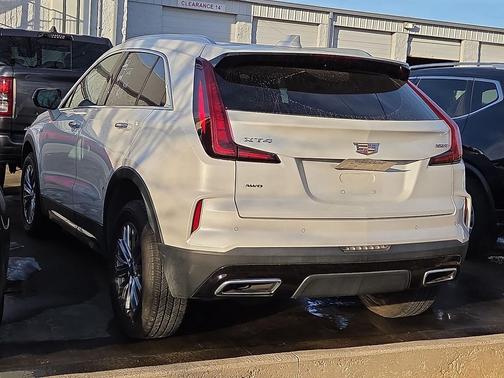 2024 Cadillac XT4 Premium Luxury