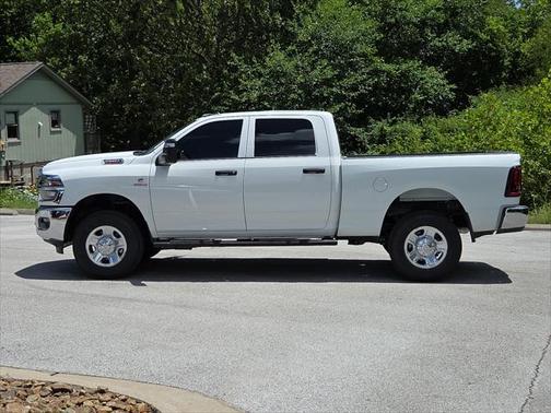 2025 RAM 2500 Tradesman Crew Cab 4x4 6'4' Box