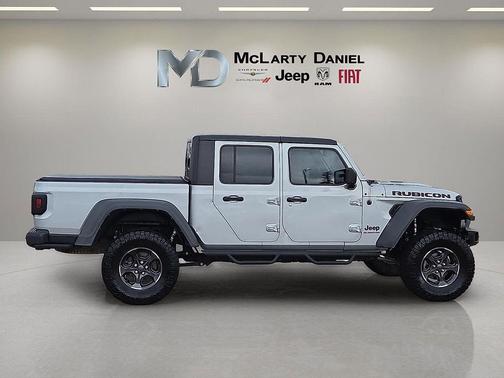 Silver Zynith Clearcoat 2022 Jeep Gladiator Rubicon
