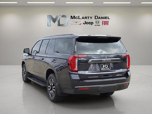 2023 GMC Yukon XL 4WD AT4