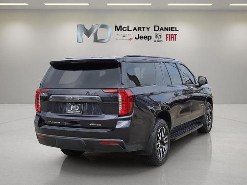 2023 GMC Yukon XL 4WD AT4
