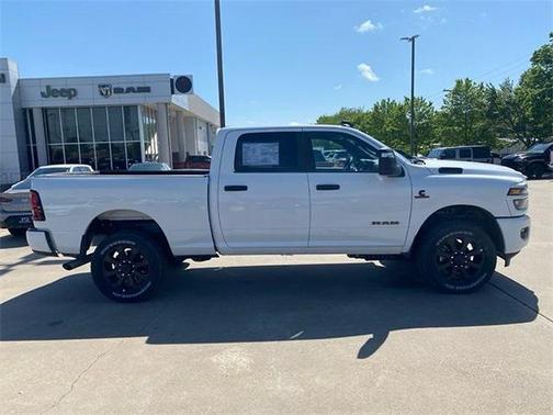 2025 RAM 2500 Big Horn Crew Cab 4x4 6'4' Box
