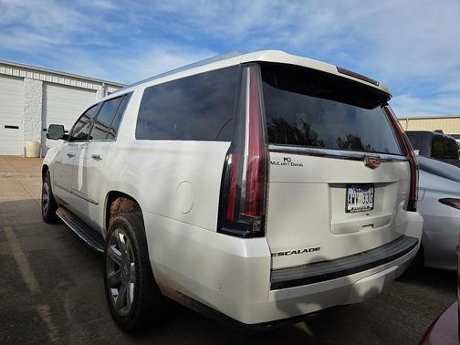 2017 Cadillac Escalade ESV Luxury