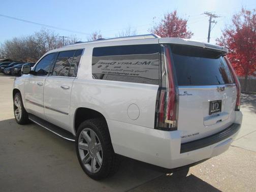 2017 Cadillac Escalade ESV Luxury