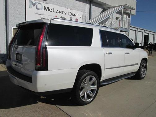 2017 Cadillac Escalade ESV Luxury
