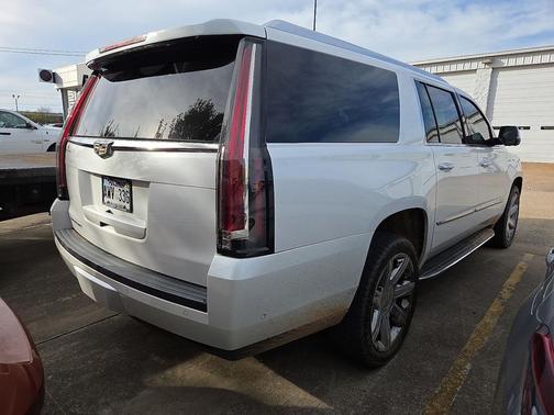 2017 Cadillac Escalade ESV Luxury