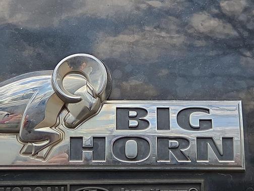 Brilliant Black Crystal Pearlcoat 2008 Dodge Ram 1500 SLT Quad Cab