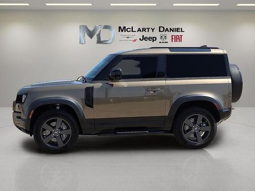 2025 Land Rover Defender 90 P400 X-Dynamic SE