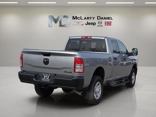 2024 RAM 3500 Tradesman Crew Cab 4x4 6'4' Box