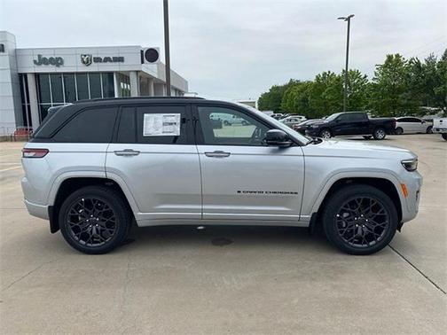 2025 Jeep Grand Cherokee Summit