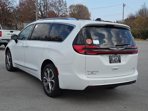 2026 Chrysler Pacifica L