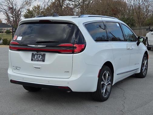 2026 Chrysler Pacifica L