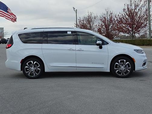2026 Chrysler Pacifica L