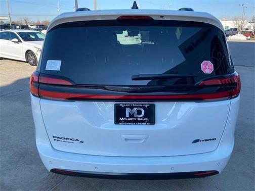 2024 Chrysler Pacifica Hybrid Premium S Appearance Pkg